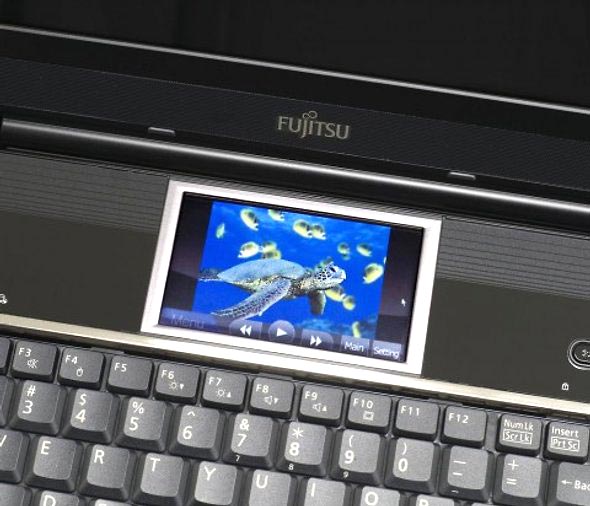 Fujitsu LifeBook N7010 с дополнительным сенсорным экраном