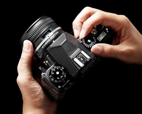 Df - профессиональный фотоаппарат в стиле «ретро» от Nikon