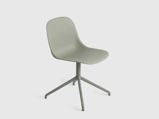 Внимание к деталям, выраженное в дизайне стульев «Fiber Side Chair»